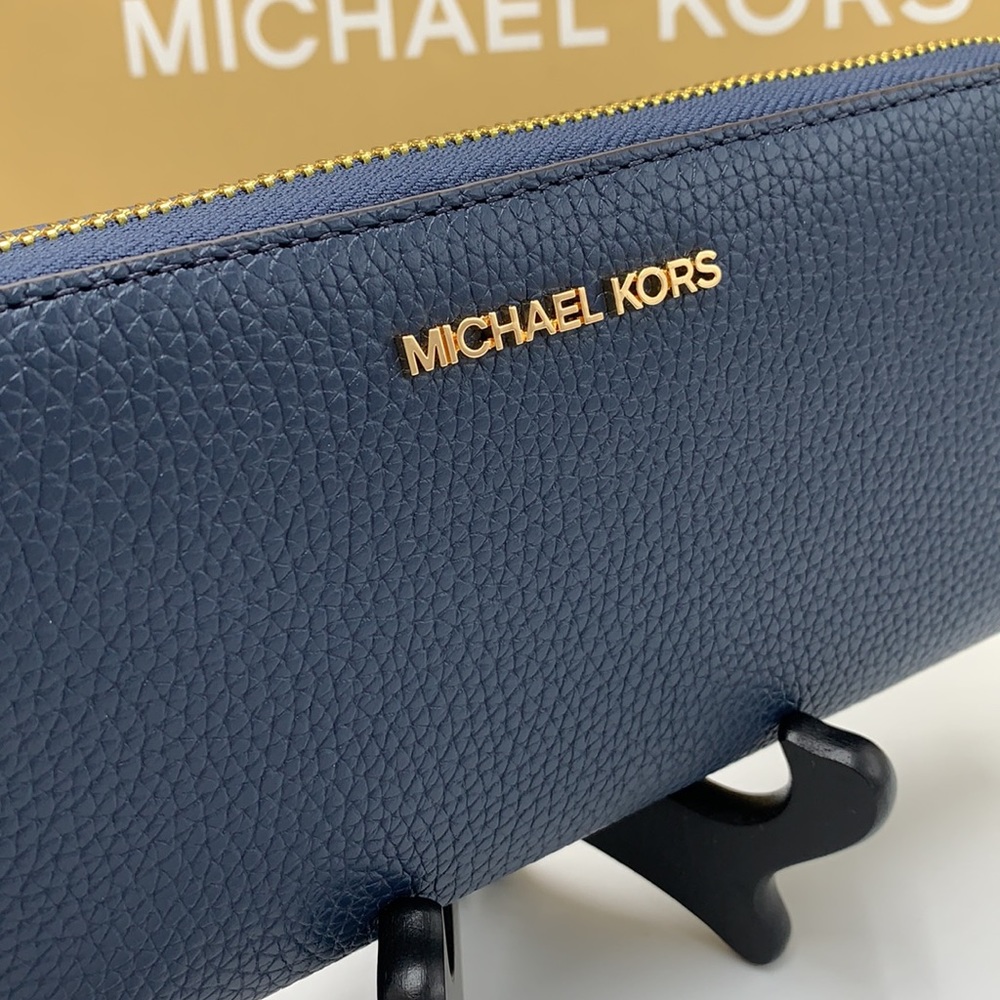 MICHAEL KORS Large Travel Continental Leather WALLET WRISTLET
NAVY COLOR - Picture 4 of 13